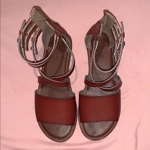 American Eagle sandals